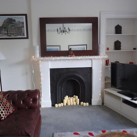 Apartmán Modern And Colourful Flat By The Castle Edinburgh Exteriér fotografie