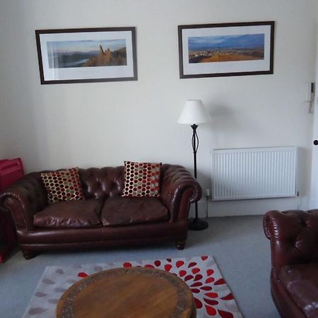 Apartmán Modern And Colourful Flat By The Castle Edinburgh Exteriér fotografie